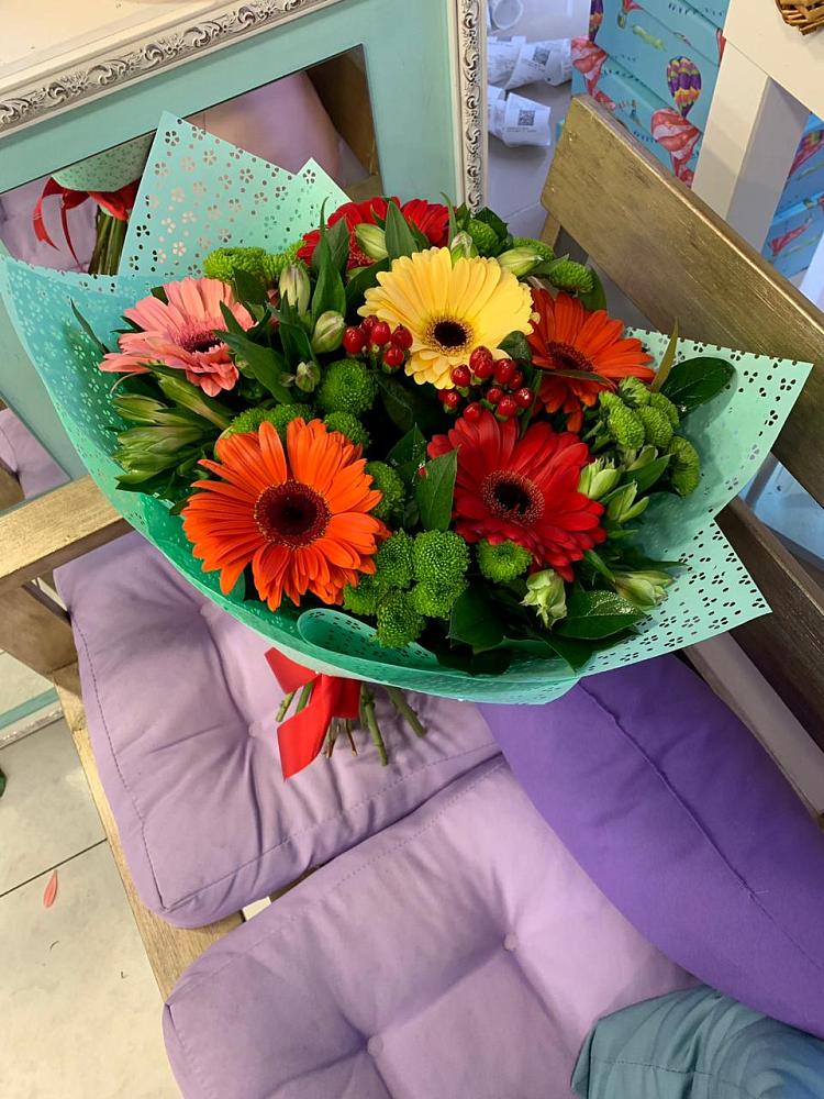 Букет цветов из: Герберы, Хризантемы и Альстромерии в Новом Приморского края