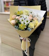 Букет цветов из:  Альстромерии, Розы и Хризантемы в Новом Приморского края