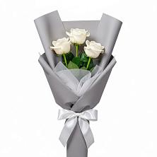 Букет 3 белые розы в Новом Приморского края