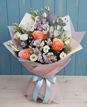 Букет цветов из:  Лизиантусы, Розы, Альстромерии и Гипсофила в Новом Приморского края