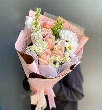 Букет цветов из:  Хризантемы и Розы в Новом Приморского края