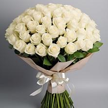 Букет 101 беля роза Белоснежка в Новом Приморского края