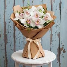 Букет цветов из:  Орхидеи и Розы в Новом Приморского края