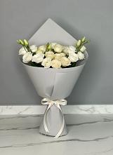 Букет цветов из:  Розы и Лизиантусы в Новом Приморского края